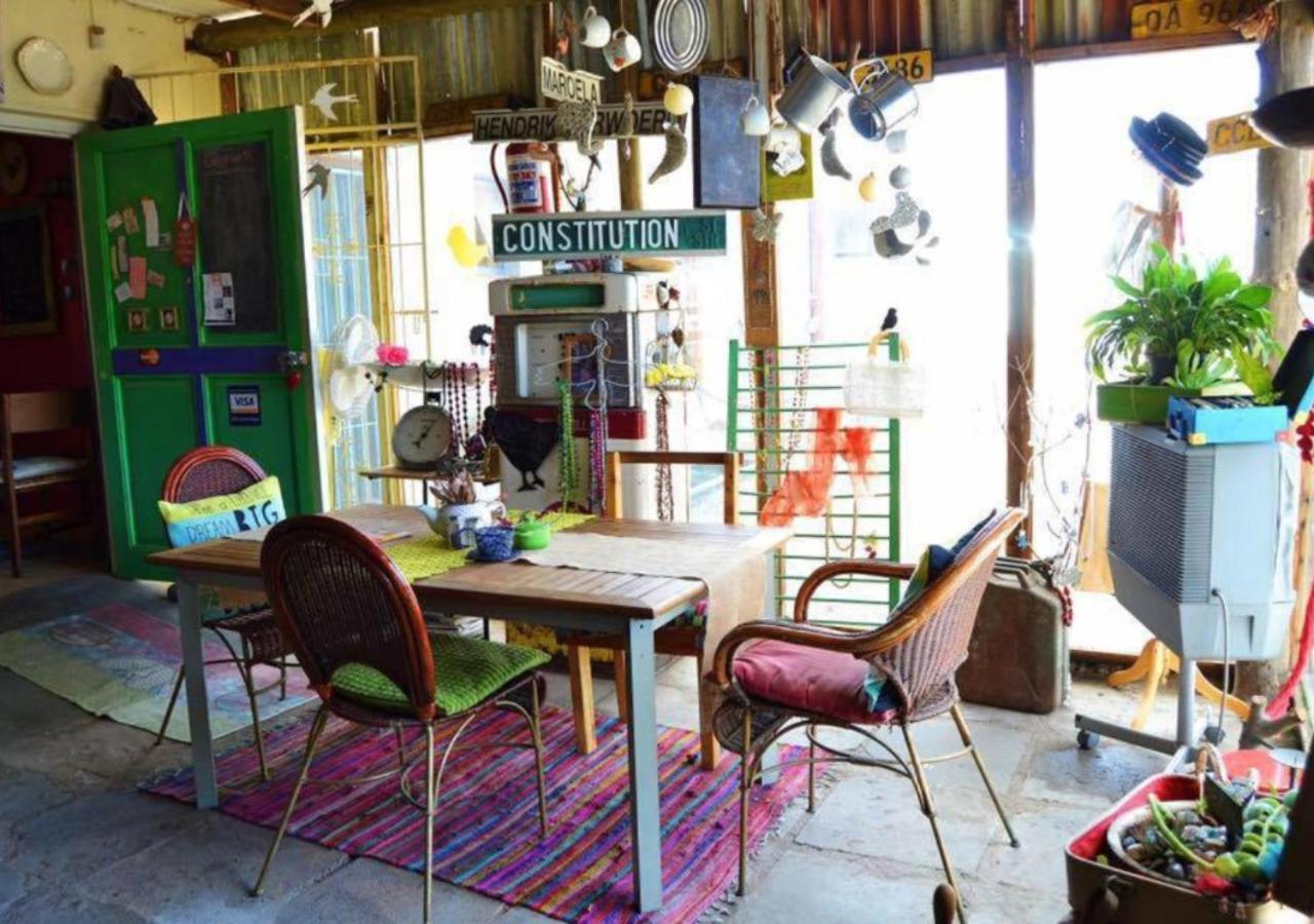 Suzie'S Coffee Shop Accommodation Bellville Exteriör bild